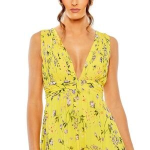 NEVER WORN stunning Mac Duggar dress.